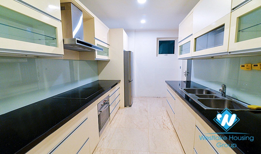 Fully furnished 154m high floor apartment for rent